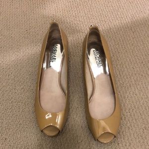 Michael Kors Nude Pumps